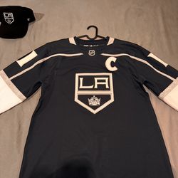 Adidas Men's Anze ttKopitar Los Angeles Kings Authentic NHL Jersey & Los Angeles Kings Hat