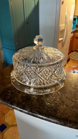 Lead crystal cake and vegetable dip, entertainment service
