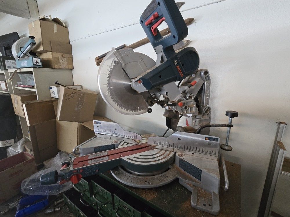 Bosch 10" Compound Miter Saw (LOWERED PRICE)