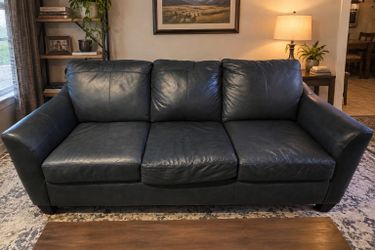 Sofa - Blue Corinthian Leather !