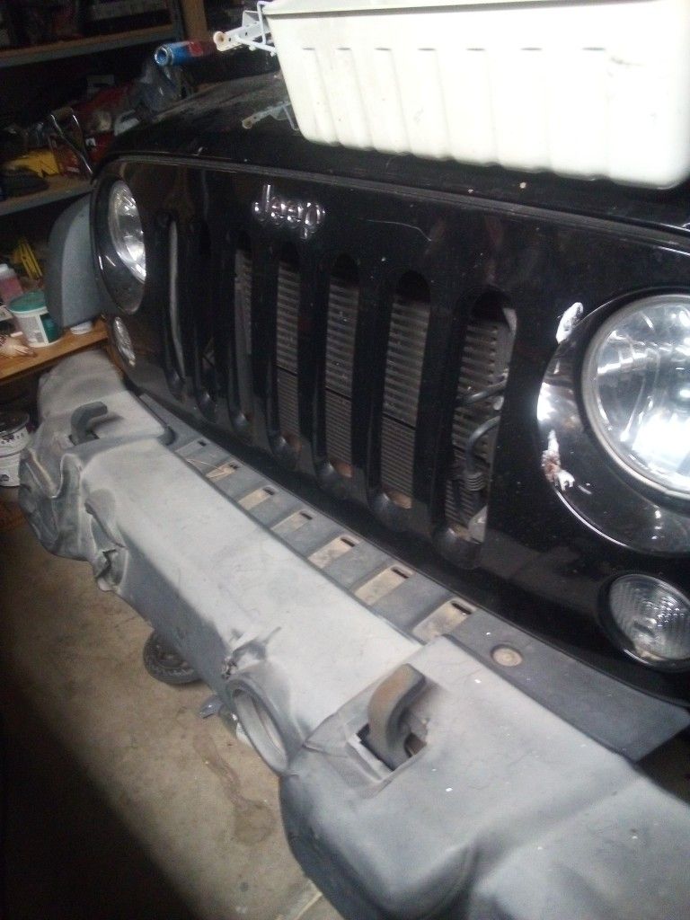 Grill Jeep Wrangler Unlimited 2017 Like New 