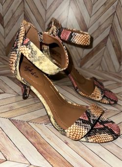 Kitten heels