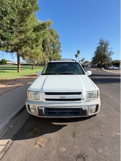 1999 Infiniti QX4