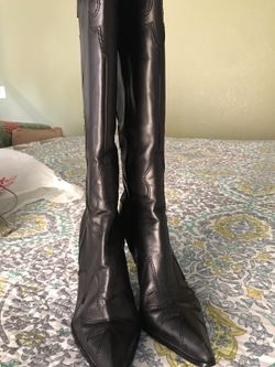 women's boot high 9M nine west