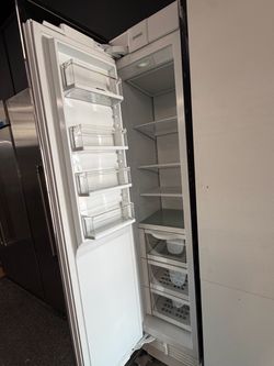 Sub Zero stainless steel built in 18” freezer column