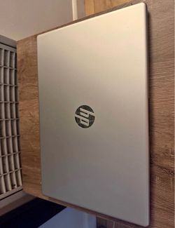 HP 15.6" Laptop (Ryzen 5 7520U / 8GB RAM / 512GB SSD) - Like New!