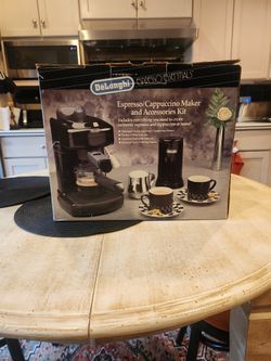 DeLonghi Expresso/Cappuccino Maker New