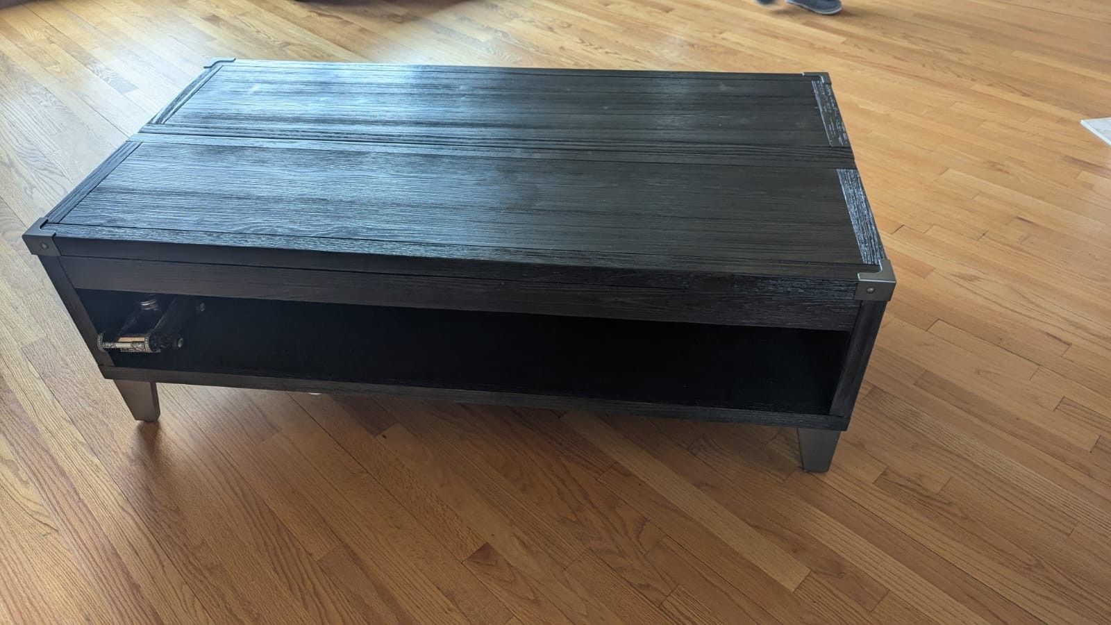Todoe Lift Top Coffee Table 