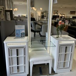 White Stand Up Vanity 