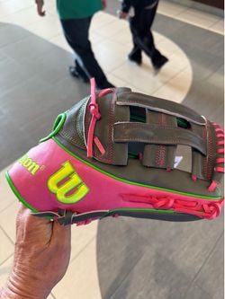Brand New Wilson A2K 1750 BB/SB Glove RH Throw Graphite And Pink 12 1/2"