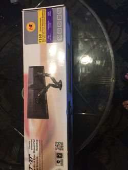 Dual monitor mount
