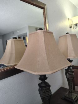 2 lamps & mirror