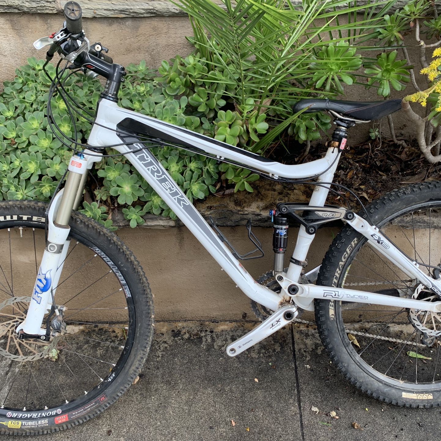 崎*様 トレック　TREK　フューエルEＸ9 マウンテンバイク ホワイト 26イ Trek Fuel EX9 Mountain Bike for Sale in San Diego, CA - OfferUp