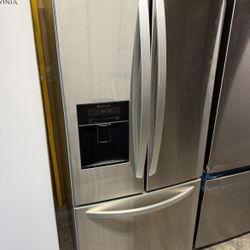 Refrigerator Lg 30"wide 