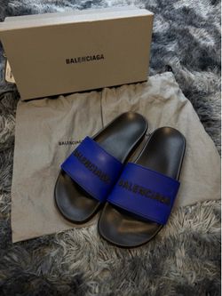 Balenciaga slides