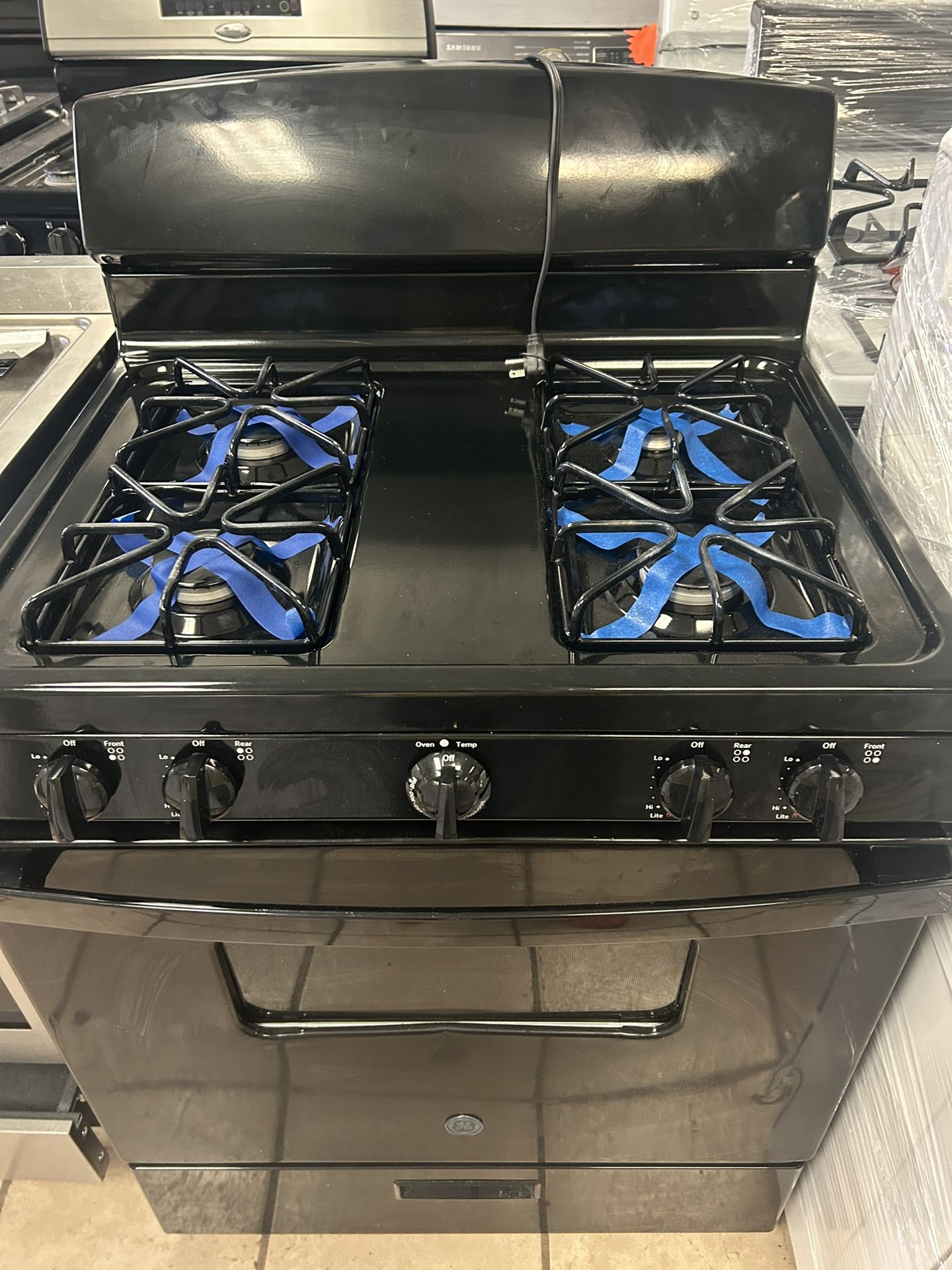 GE Black Stove (delivery+install Available) Width 30”