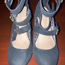 Size 7 Black Wedges 