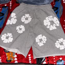 Denim Tears The Cotton Wreath Shorts.