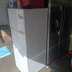 Médium Size FRIDGE