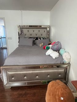 Mirrored 4 piece bedroom set