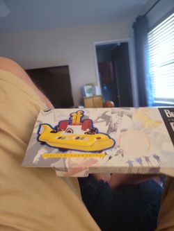 Based on the cartoon submarine from the Yellow Submarine film – which was released by The Beatles in July 1968 – Corgi ingeniously added figures of Jo