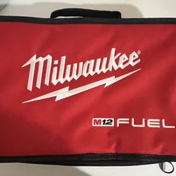 Milwaukee M12 Fuel Surge 
