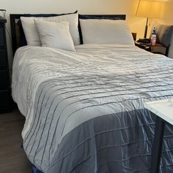 Full Size Bed With Mattress 