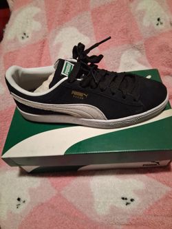 Close to new Pumas classie suede
