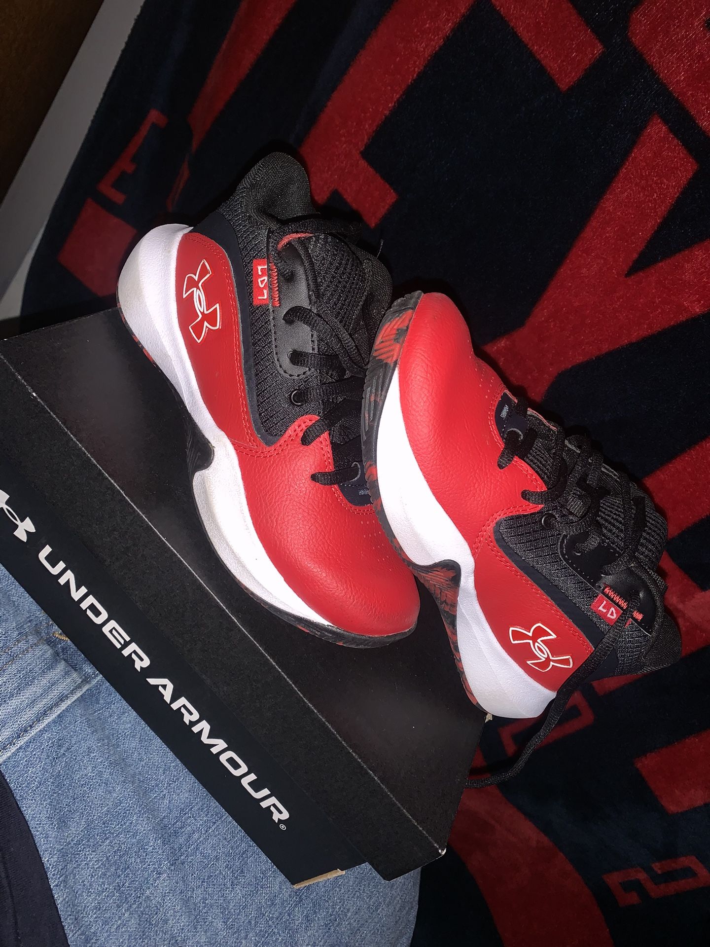 BOYS' UNDER ARMOUR BIG KID LOCKDOWN 7 GRADESCHOOL BASKETBALL SHOES