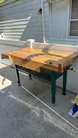 Grizzly Heavy Duty Workbench with Steel Legs