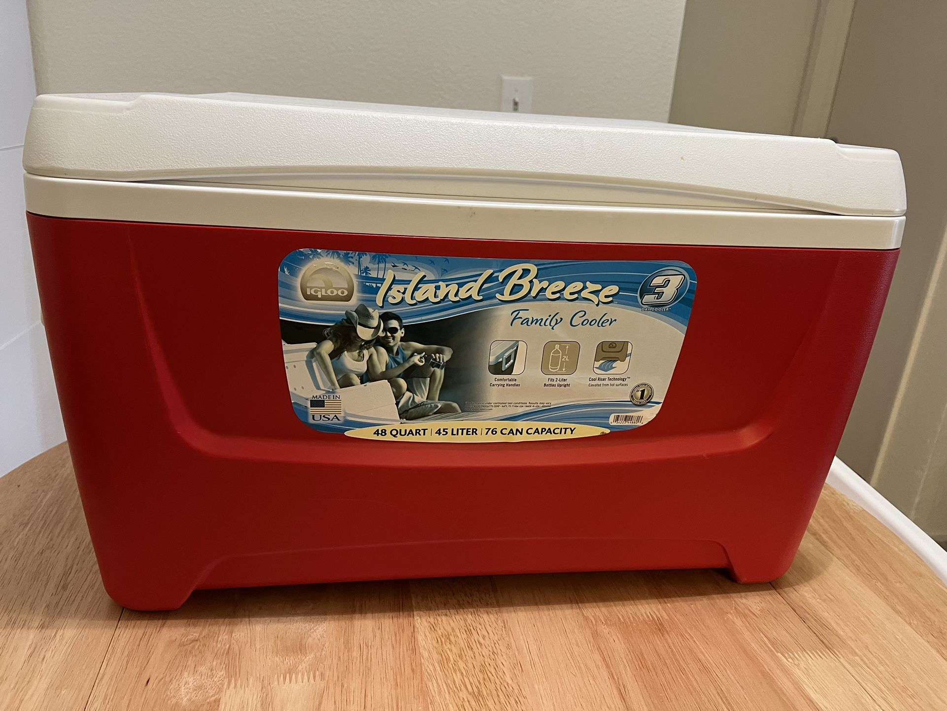 Igloo Island Breeze Cooler, Ice Chest 48Qt