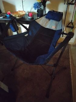 2 Swinging Hammock Chairs