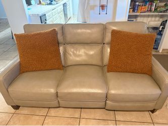 Reclining couch