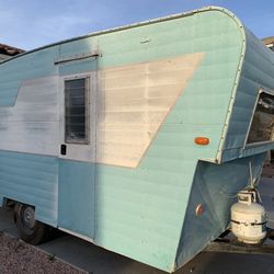 Vintage Canned Ham Camper Trailer - Sleeps 4