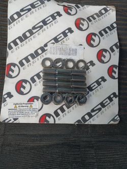 MOSER MAIN CAP STUD KIT