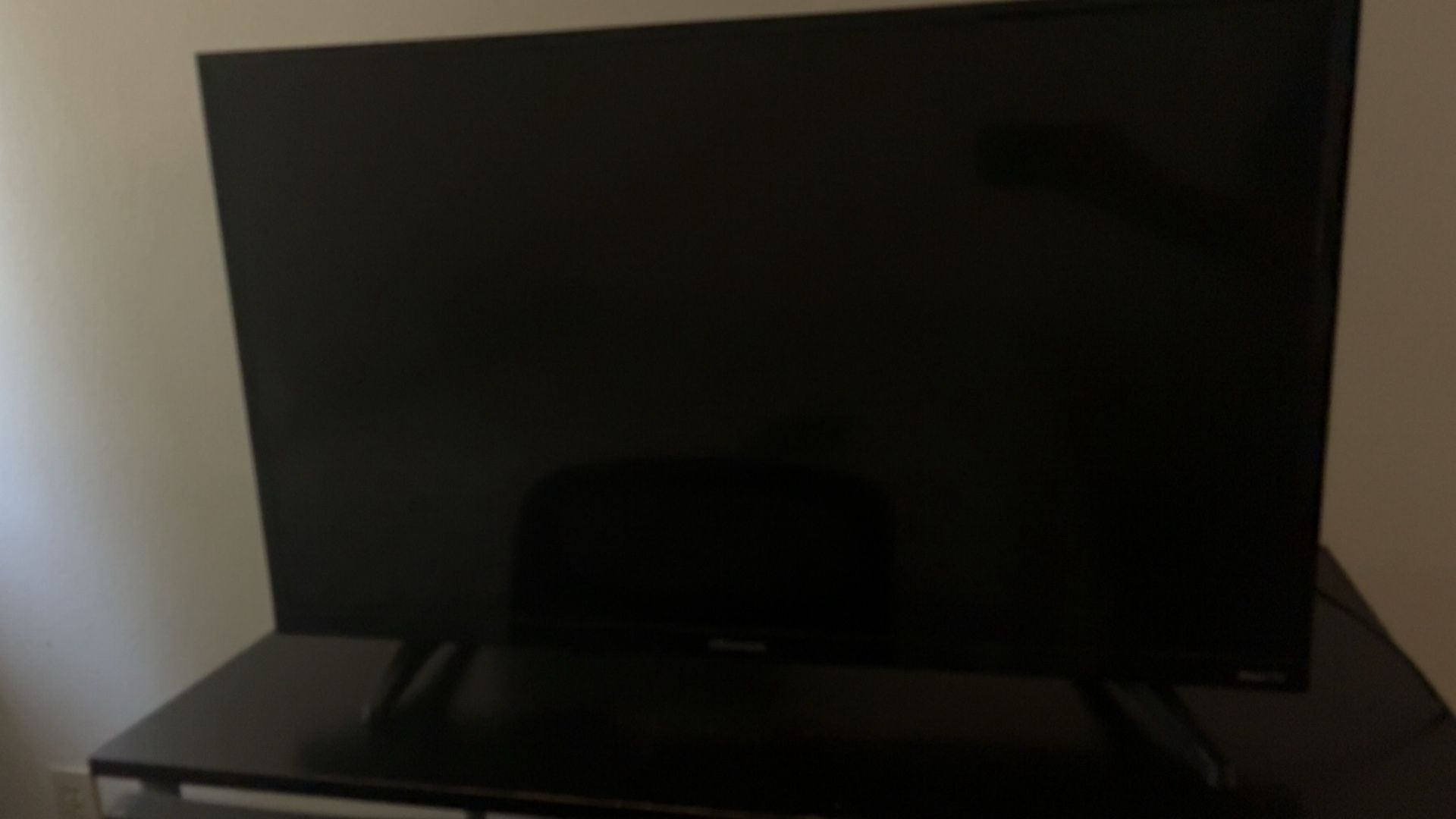32” Hisense TV