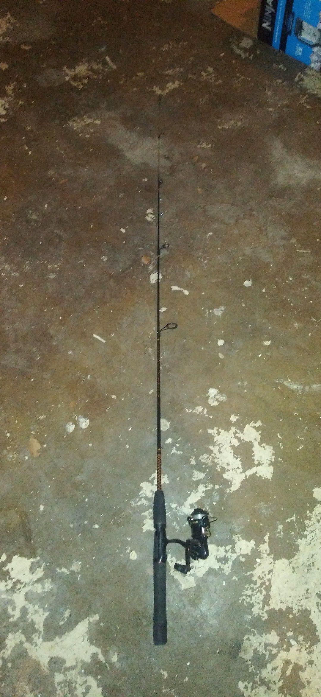Fishing rod(with 3 hooks and 15 split shots)