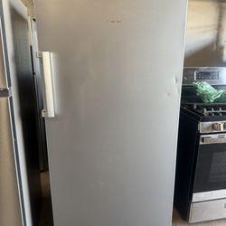 Hisense 17 cu. ft. Garage Ready Frost Free Convertible Upright Freezer with Seal Brea