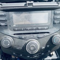 2003-2007 Honda Accord OEM Single  Zone A/C radio