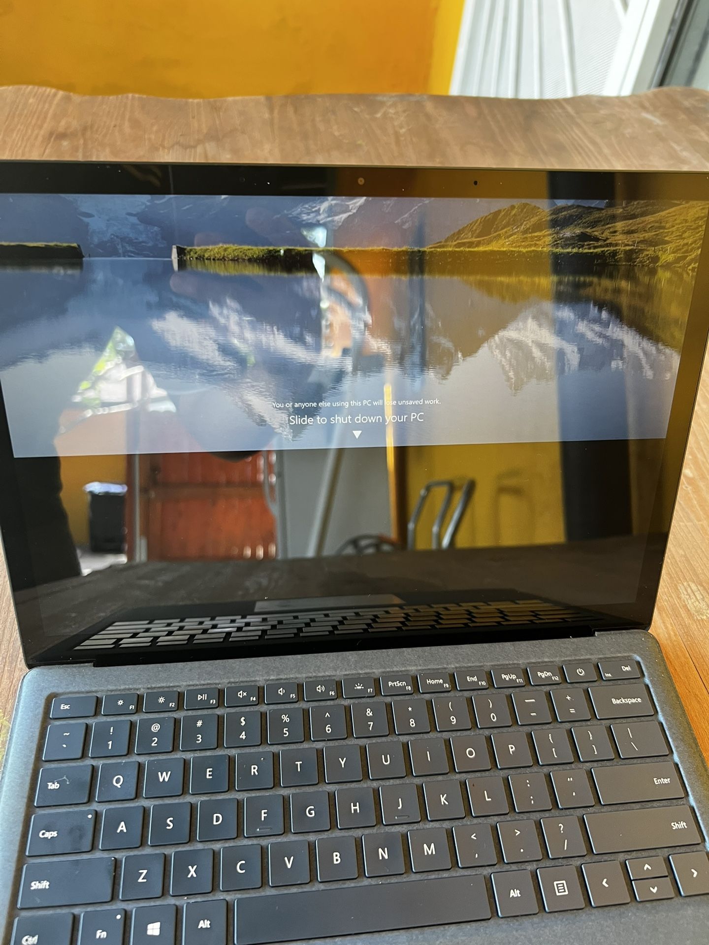 Surface Laptop 2 – i7 / 8GB / 256GB SSD