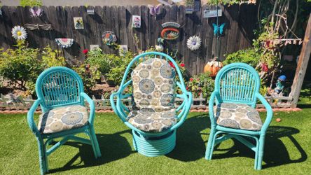 Wicker rocker & chairs