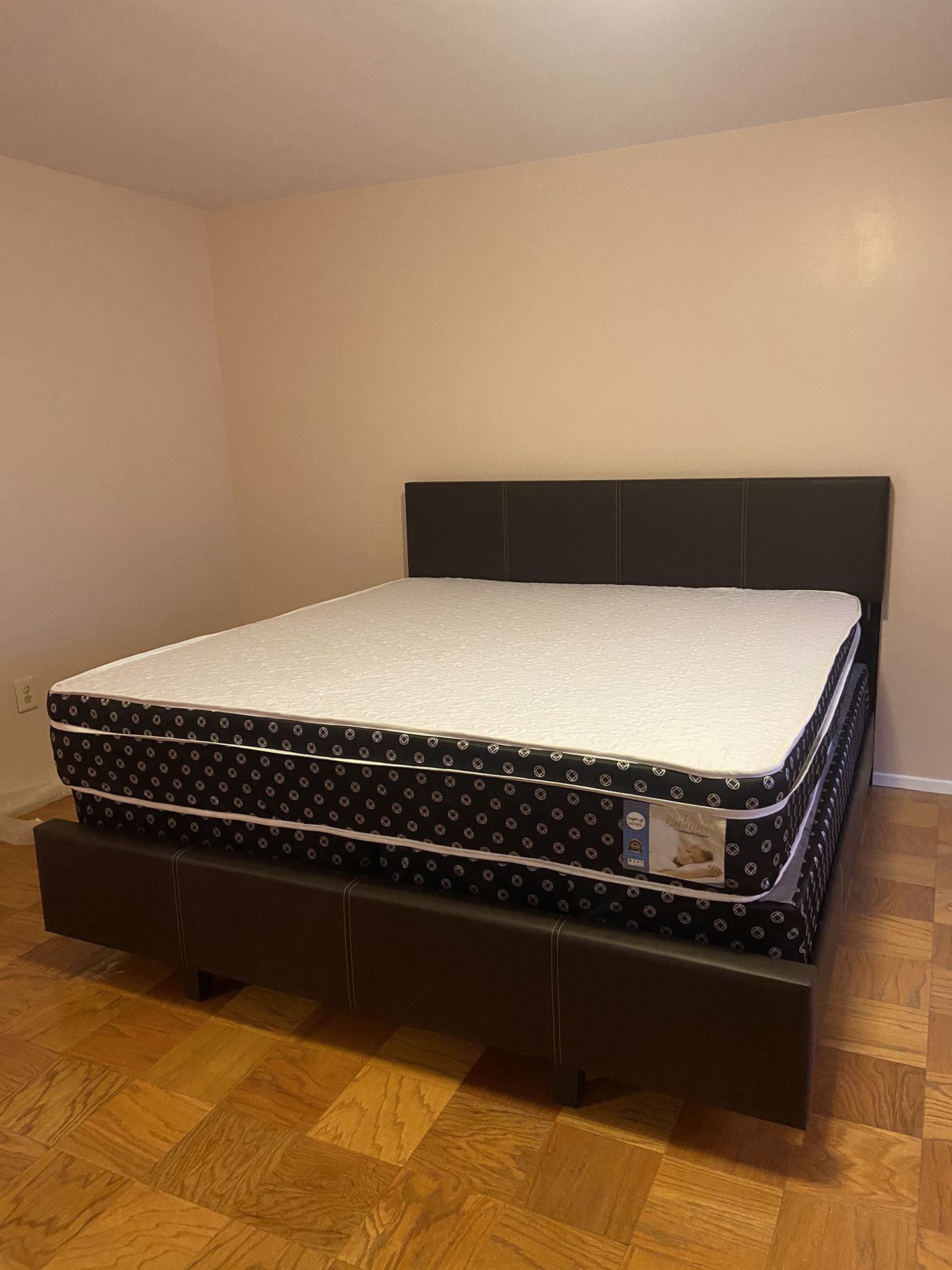 Queen Mattress Come With Bed 🛏️ Frame And Free Box Spring - Free Delivery 🚚 Today To Reasonable Distance 