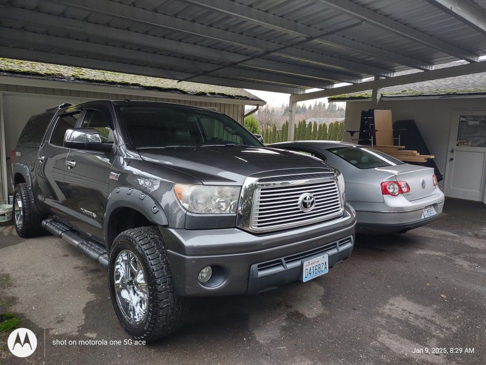 2013 Toyota Tundra Limited Crewmax 108,000 MI