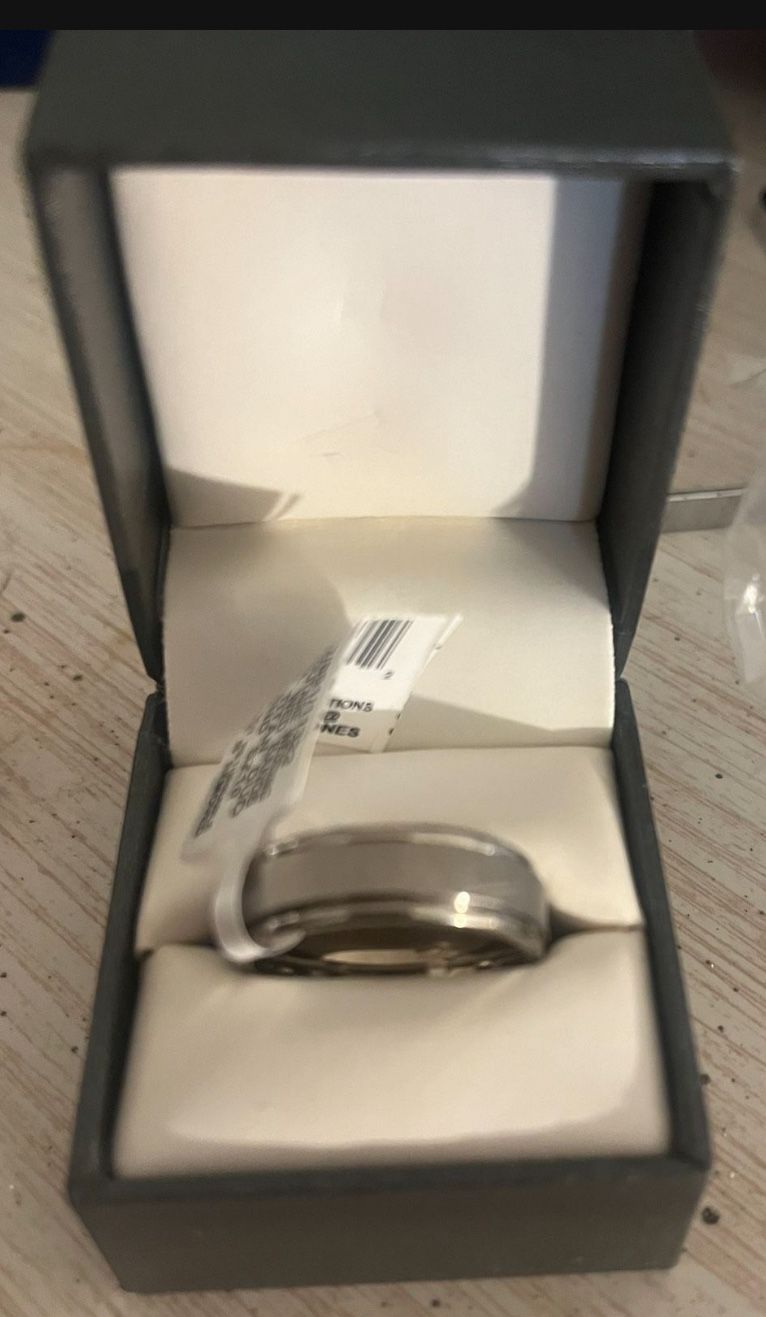 Macy’s Men’s Titan Wedding band Size 10