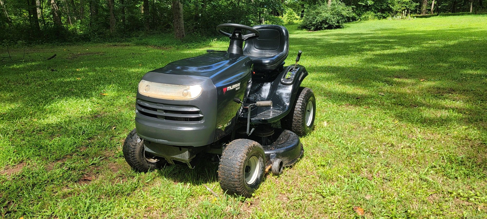 Poulan Pro 42" Riding Lawn Mower