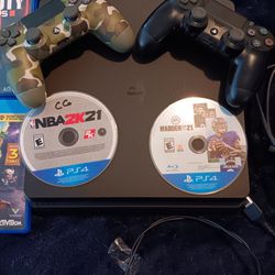 PS4, 2 Controllers, 5 Games