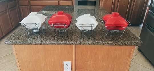 Set of 4 Ceramic Mini Chafing Dishes with Warming Stands & Lids – Excellent Condition