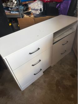 Uses dresser