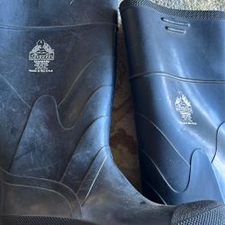 Bata Steel Shank Boot Size 7