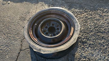 One original 49-53 Chevy car 15 Inch stock Steel rim 5x4.75 Lug pattern fits Drum Brake cars from the 50s and 60s